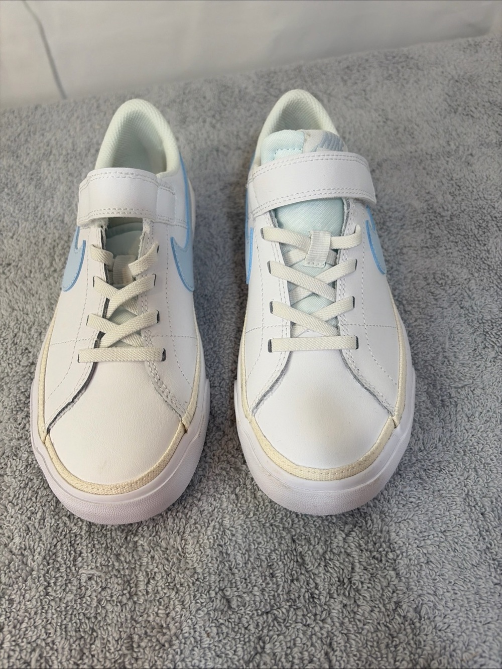 Nike Court legacy PS white/LT Blue. DA5391-129 size 2Y BNWOB!! Stk#EC0011